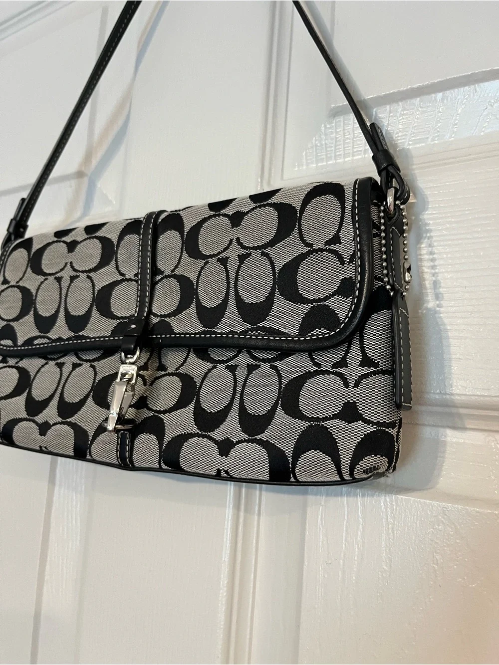 Coach Signature Black & Gray Hampton Clip Demi Shoulder Bag Vintage